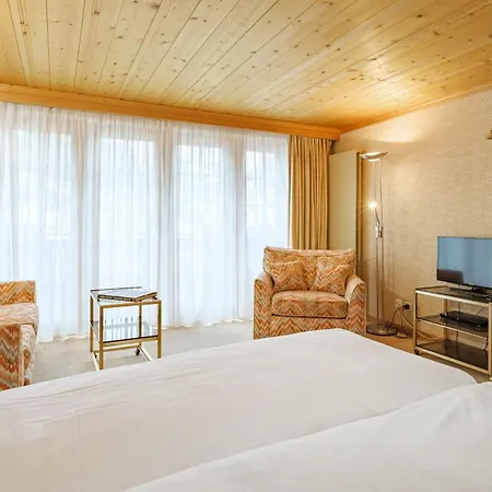 Kisseye By Premium *