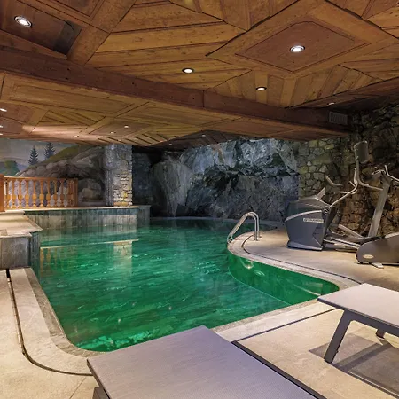 Kisseye By Premium *