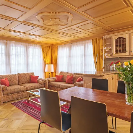 Kisseye By Premium *